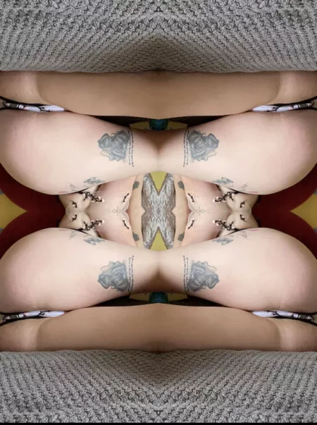 I feel like this looks like a kaleidoscope