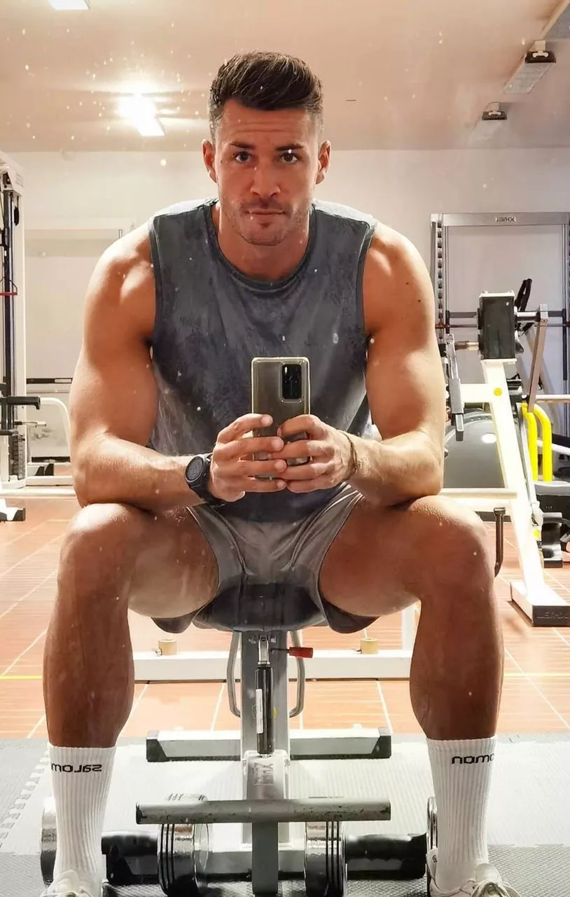 I felt cute and I decided to drop this here after workingout, never skip legday π¦΅. π³οΈβππ³οΈβππ³οΈβπ I felt cute and I decided to drop this here after workingout, never skip legday π¦΅. π³οΈβππ³οΈβππ³οΈβπ