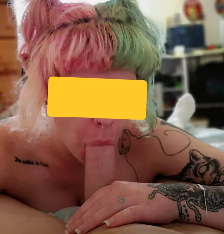 I genuinely love the way my mouth looks wrapped around a 🍆