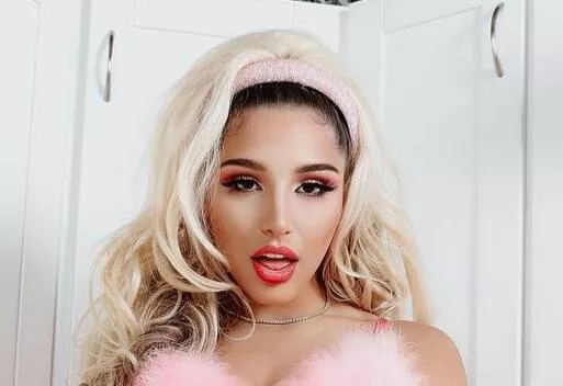 I had this photo deleted, and it's not even from her onlyfans,it's from her instagram story.The same abella uploaded it. I had this photo deleted, and it's not even from her onlyfans,it's from her instagram story.The same abella uploaded it.