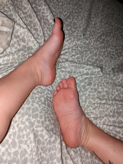 I have a cut on my toe... Who wants to kiss it to make it better?