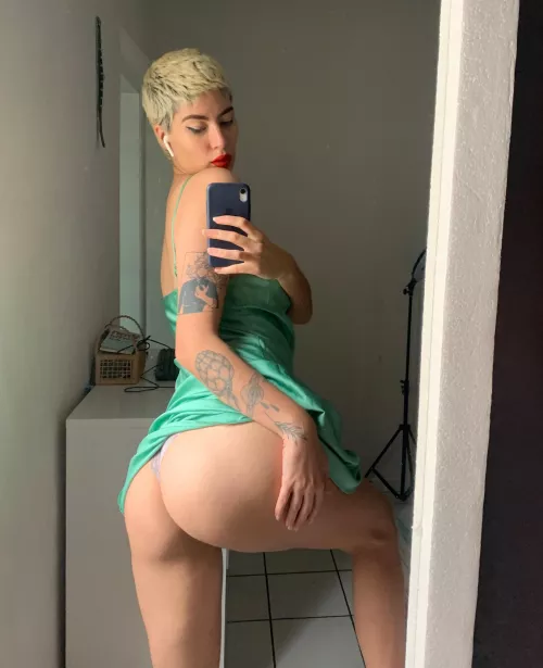 I have a mirror bigger than me now 6’1 [f]