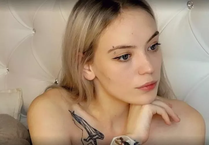 I have always dreamed of becoming a model, because models are in the spotlight. 朗😎👇