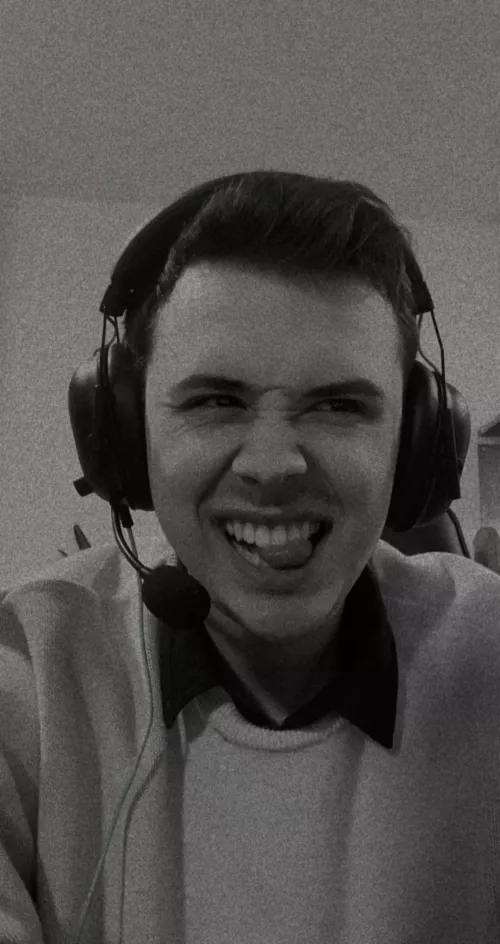 I have so much work I need to do but you know what I’m not doing…. Work