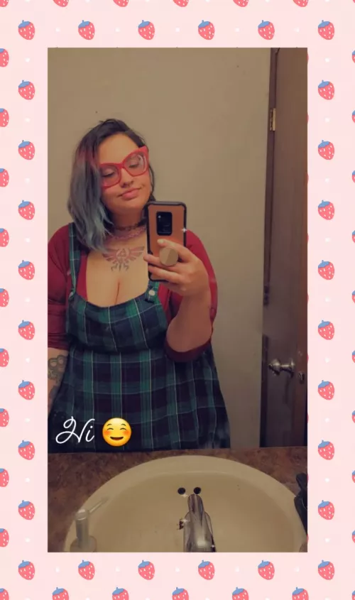 I hope everyone has a magically glitter filled week. 🦄😍😊 (was cleaning bathroom, hence dirty mirror) lol