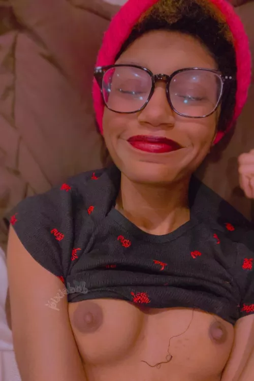 i hope i am able to make ur day w/ some tiny tits n dimples! 💓