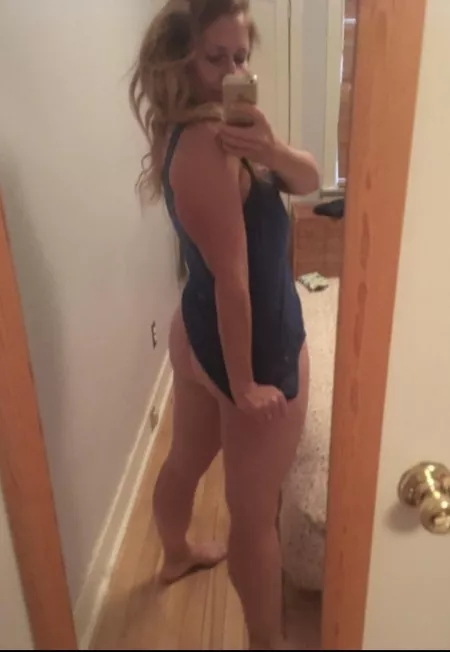 I know still a little tame, but I like to tease! 💋 48F