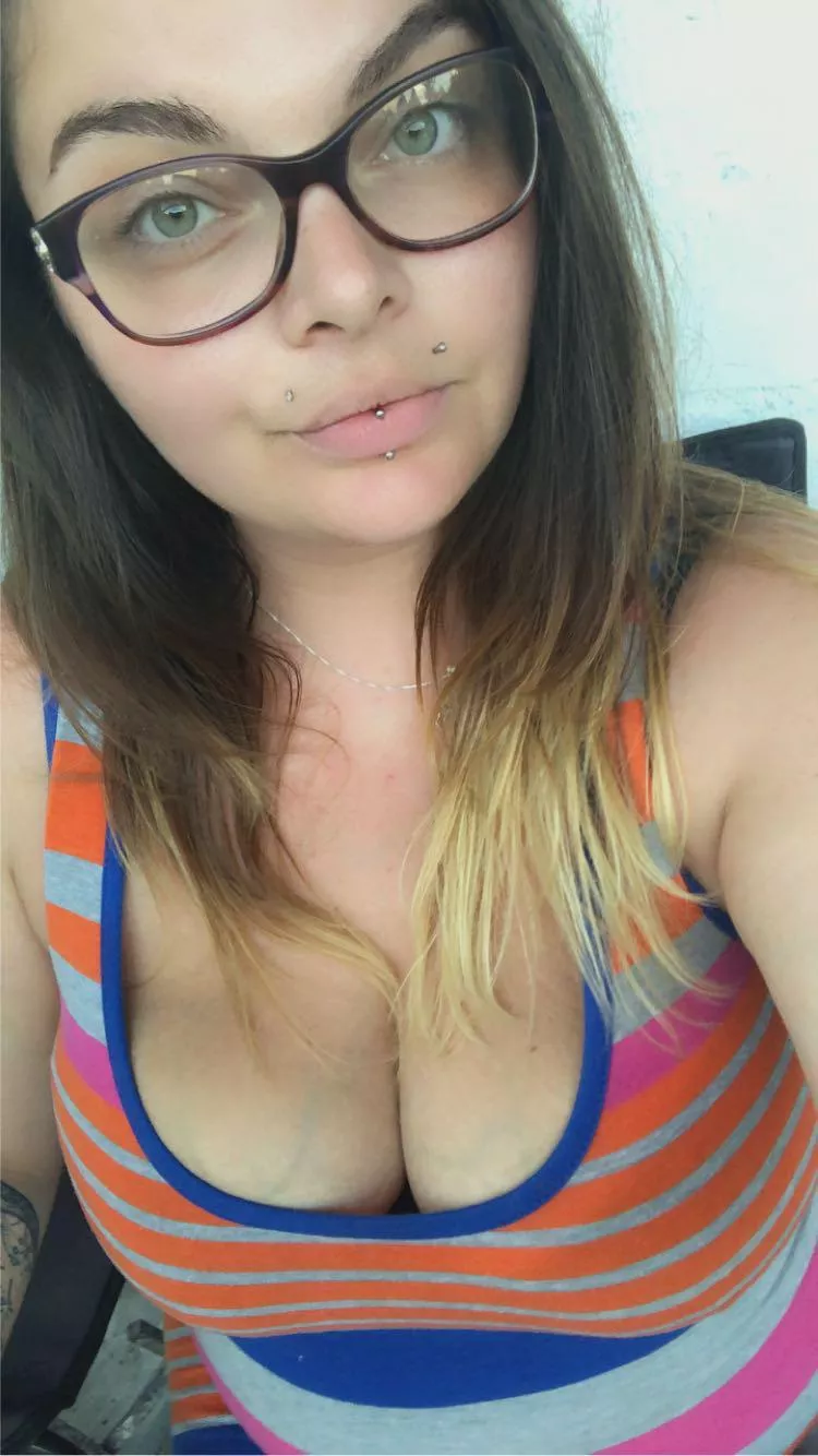 I look innocent... but looks can be deceiving😈