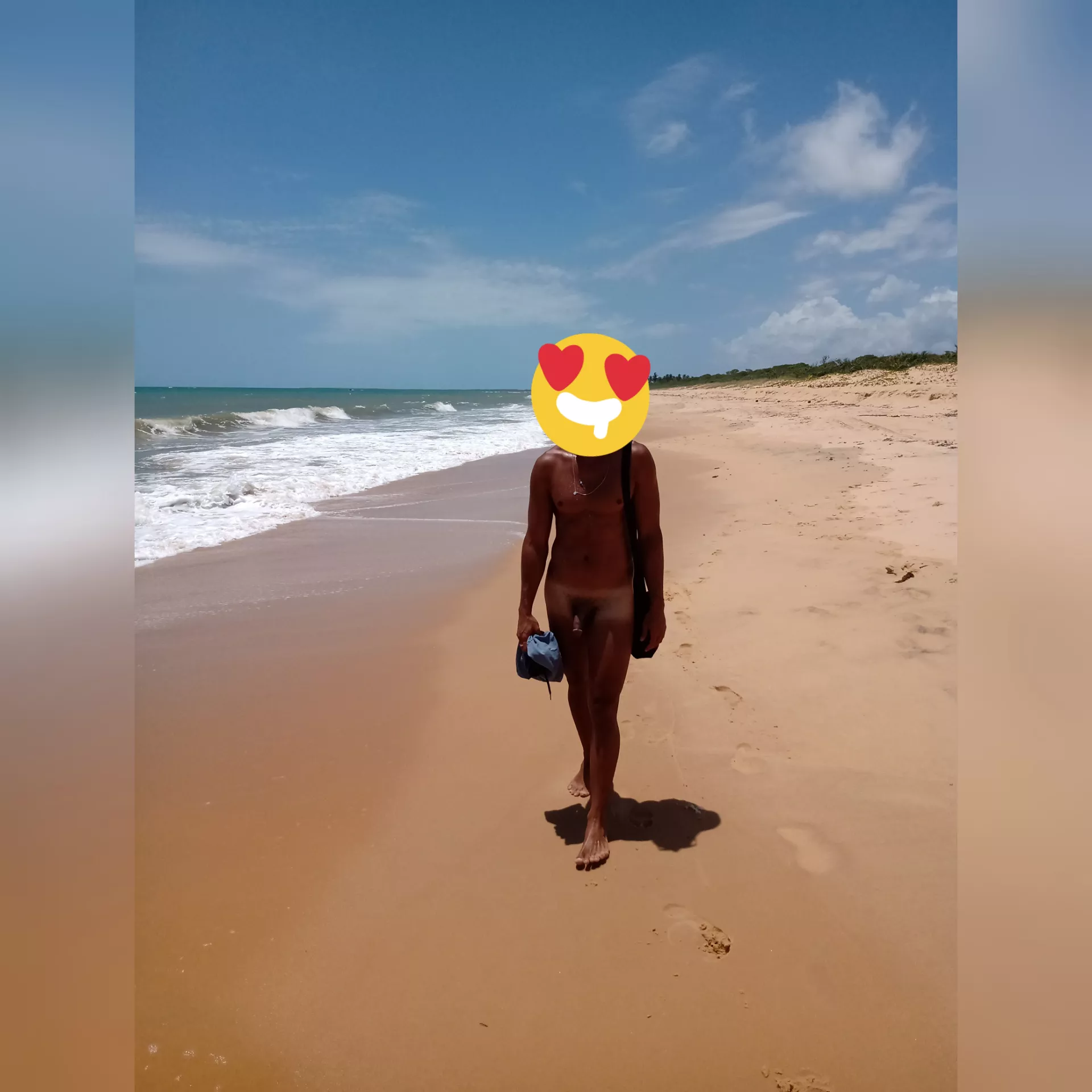 I lov walk naked at the beach. Walk or jerk? 😈🙈