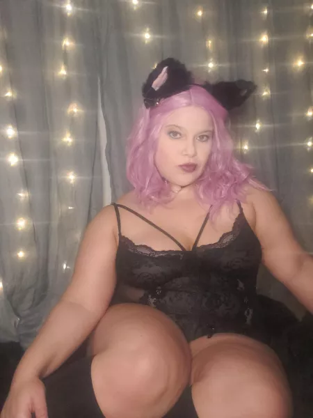 I love butt plug tails so why not add the ears. My first pic with the neko vibe. What do yall think? Link in comments!