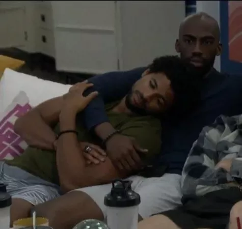 I love how affectionate Xavier & Kyland are with one another! It feels good to see two black men display this kind of affection on a major platform such as this! 😍