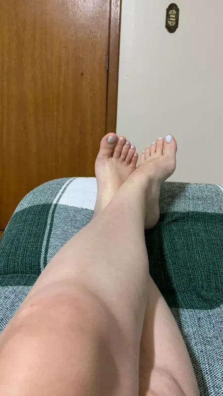 I love the shape of my toes and arches in this photo. What do you think?