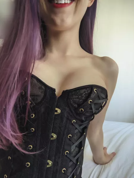 I love the way it makes my tiny boobs look HUGE 🤣