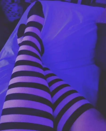 I love these knee high socks so much 🖤
