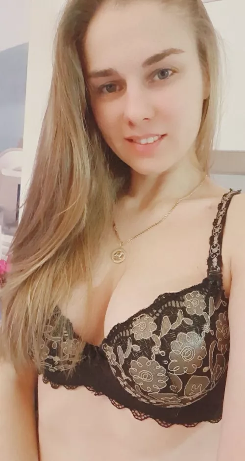 I love to feel my nipples harden so much, I love to masturbate my pussy with my fingers, thinking of you. are you with me?🔞🍓😍🔥 My OF link below