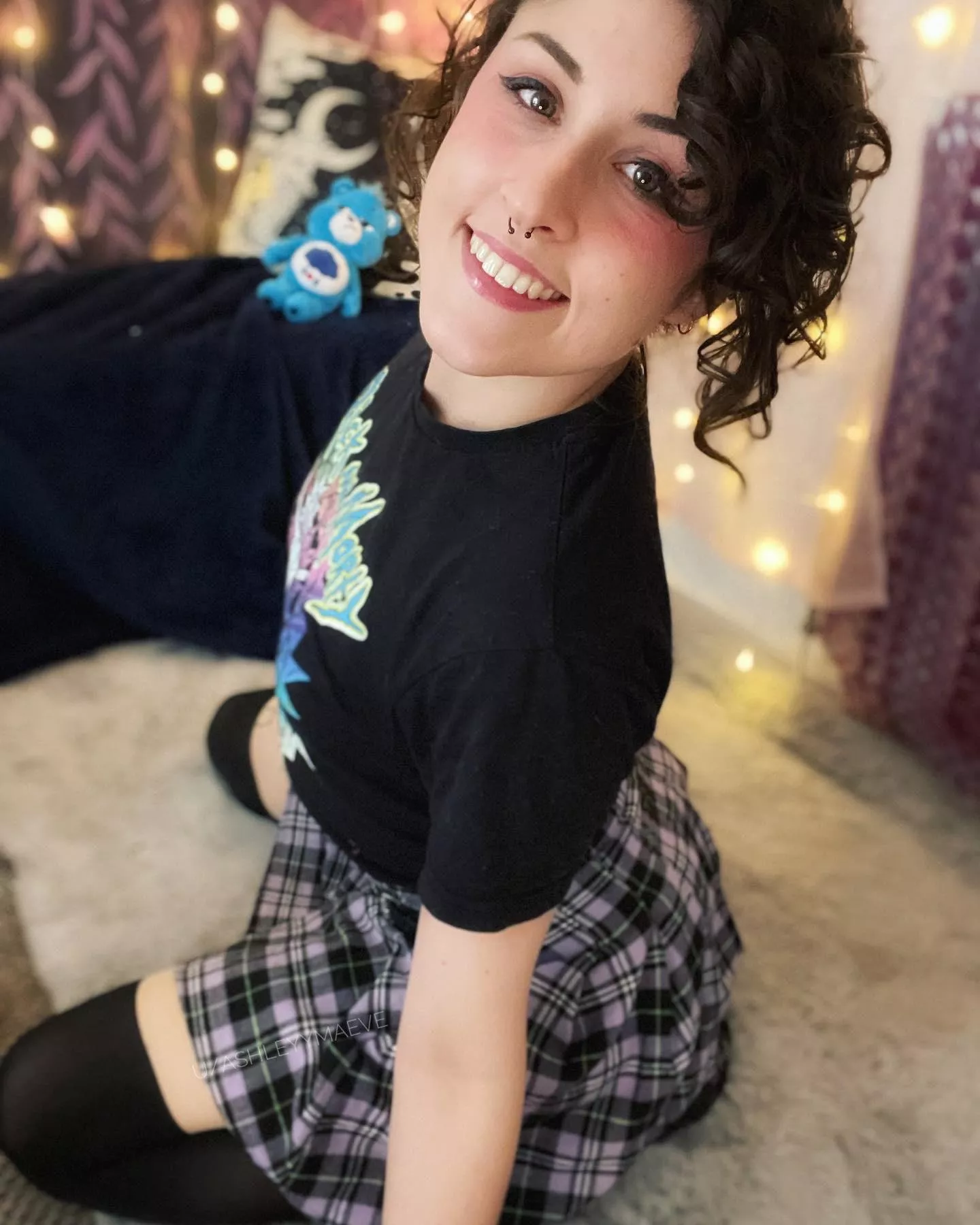 I love wearing thigh highs with this skirt 🥰