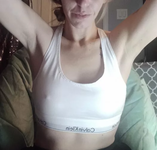 I love when I’m only in my bra and my pits are licked