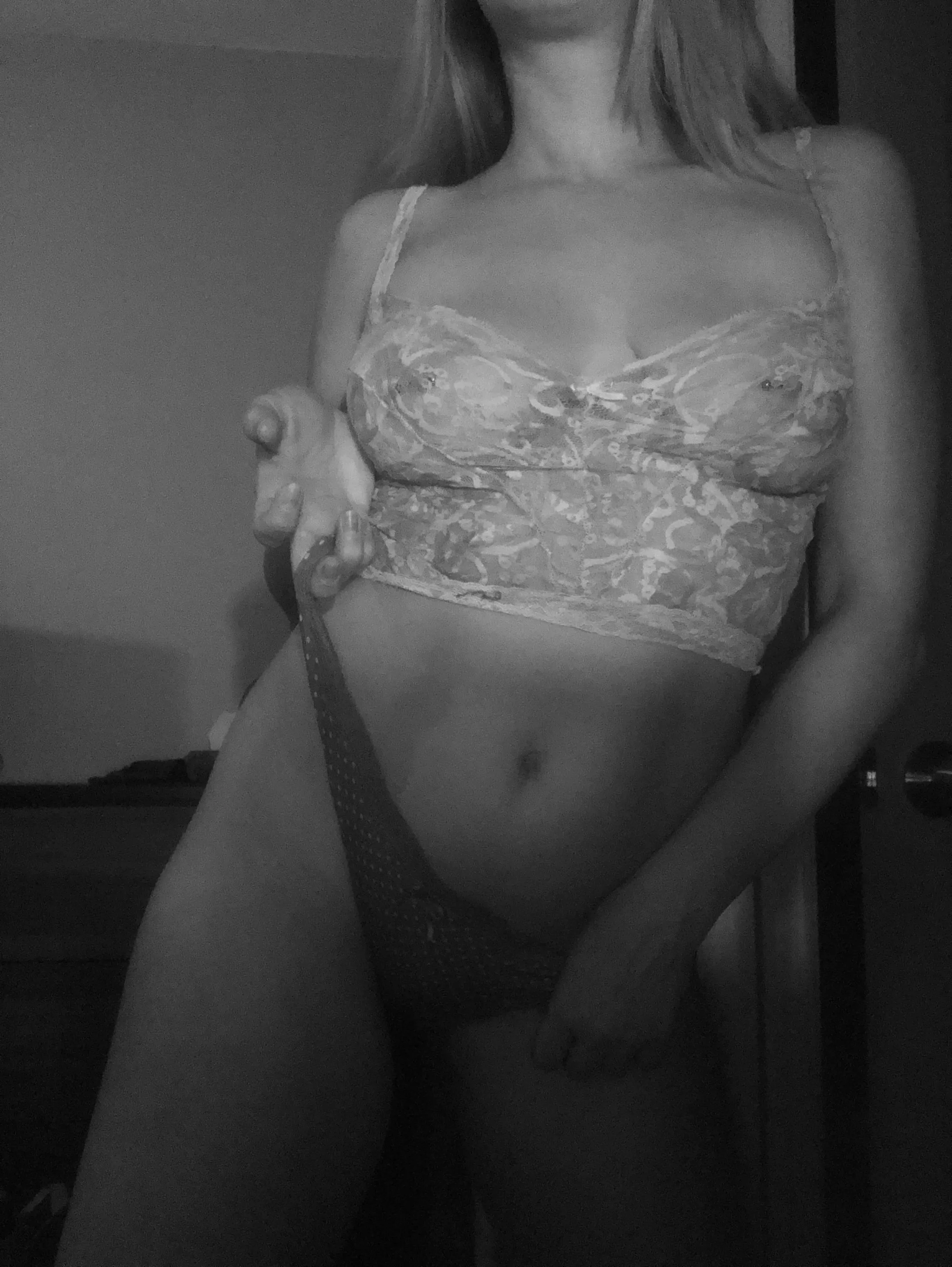 I need new sissies, cucks, and subs to train😈 it’s time for you to tribute and serve. Tasks, sessions, pics, vids, long term 😈 paying subs only 😉 kik: scarlettsamuels [dom][pics][vids][selling]