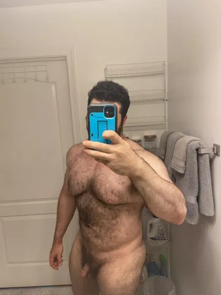 I stopped working out 30 minutes ago, been blasting the AC and I’m still sweating. Be safe and stay hydrated 💦