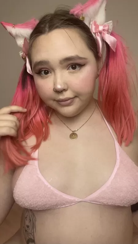 I wanna be daddy’s pink kitty 🥺