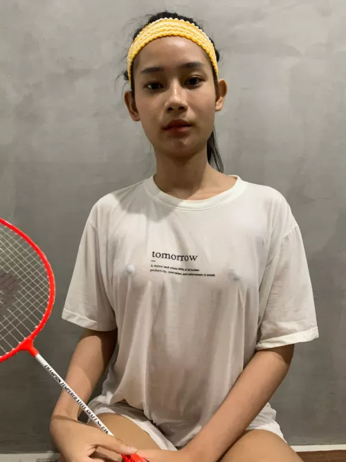 I wanna play badminton with you 😊