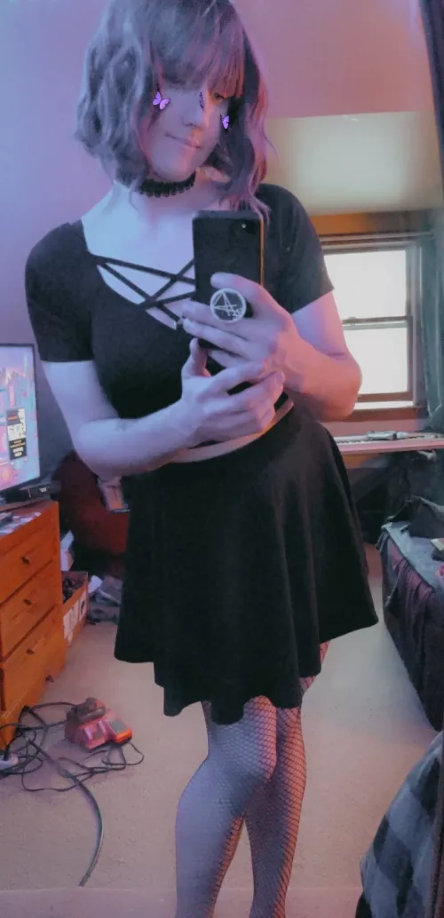 I wanna try a new hair color. Any recommendations? 🥺