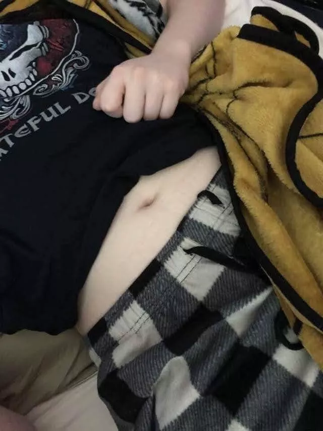 I want a man that’ll hug me from behind while I’m cooking in my panties and t shirt, while he digs lint out of my belly button and kisses my neck. I want a man that’ll hug me from behind while I’m cooking in my panties and t shirt, while he digs lint out of my belly button and kisses my neck.
