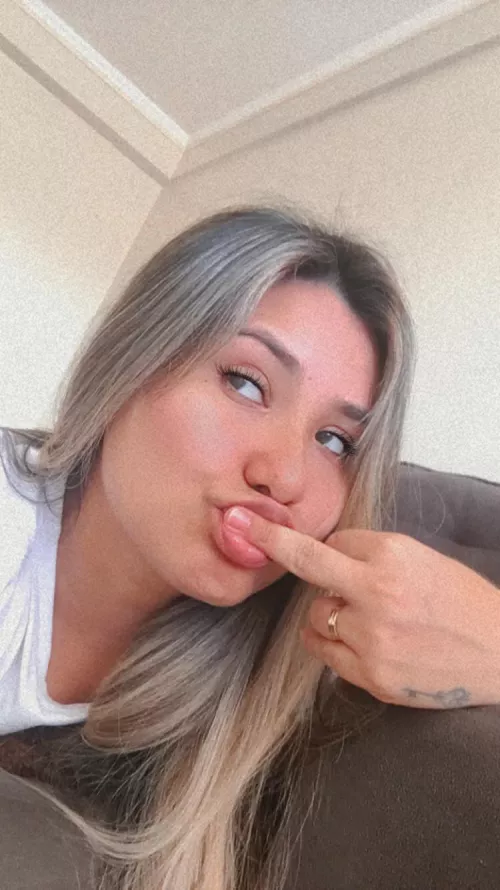 I want to feel a hard cock in my mouth 🍆😛 Link to my OF in the bio