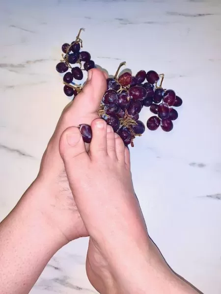 🦶🍇I work retail all day. I am on feet the whole time. Customers make me so angry, they are so stupid. I like to come home and smash things with my feet and make thier husbands hard!🍷FREE SUBSCRIPTION! 👠 🐷OF link in profile