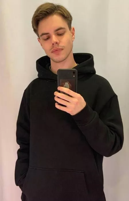 I would like to make new friends in Reddit. I'm from Russia, so if you know Russian language that's would be great. Have a good weekend! ☀️