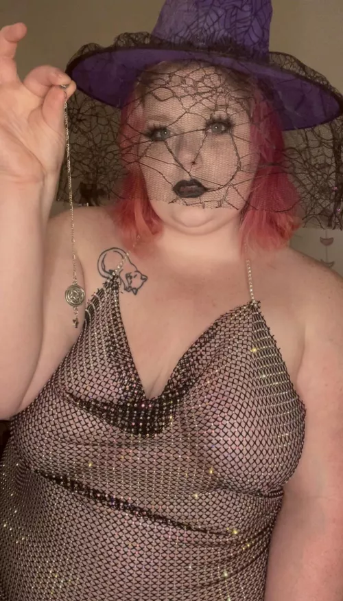 If I asked my pendulum if I did anal, do you think it would say yes??? 🔮