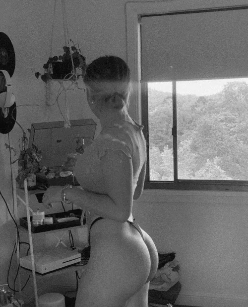 if i make just 1 guy hard i’m already happy 💜 (f18)