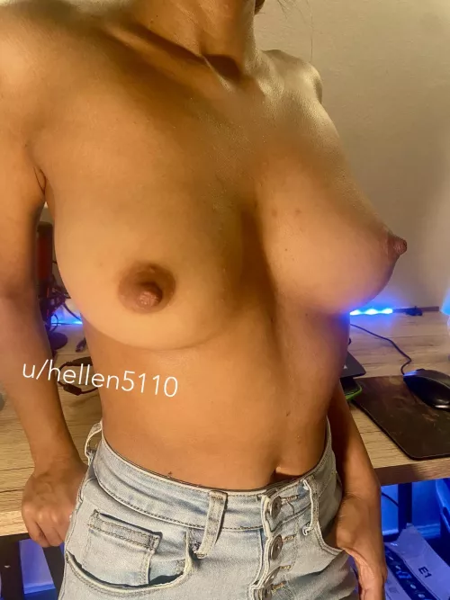 If I were next to you I'd let you cum on them