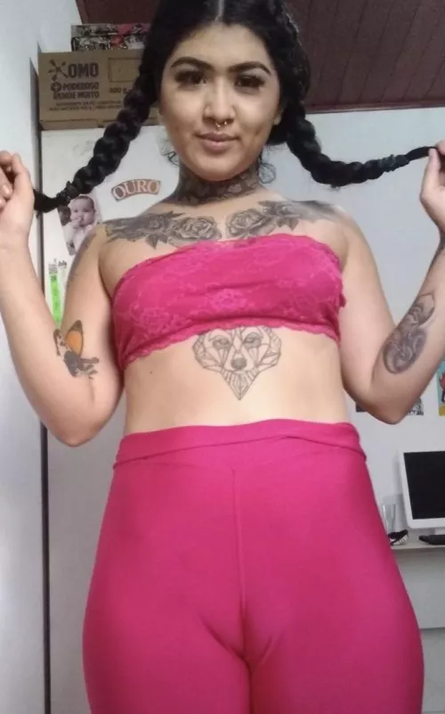 If you like big curves subscribe on my onlyfans @shaulla for only $5 🥵 I have solo, lesbians, feet, customs, sexting and so much more 🔥 quote reddit when u subscribe for get a extra video 😈