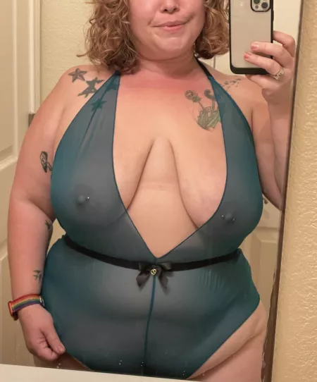 If your favorite color is green, you might like this pic.