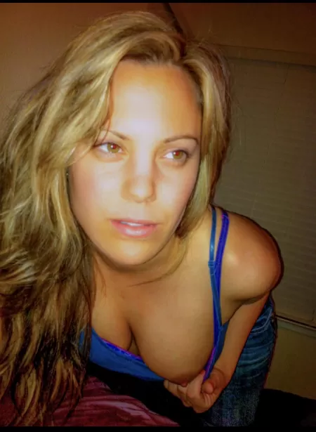 I’m a 37 year old mom but I have a high sex drive and I stay wet💦😘😘😘