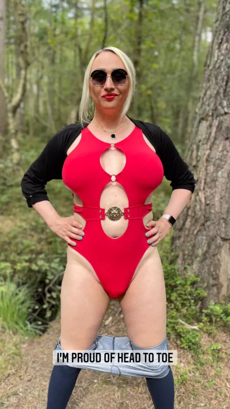 I’m a bimbo. You ask me to pull down my pants. I will. My under tucked breeder is waiting for you 💖