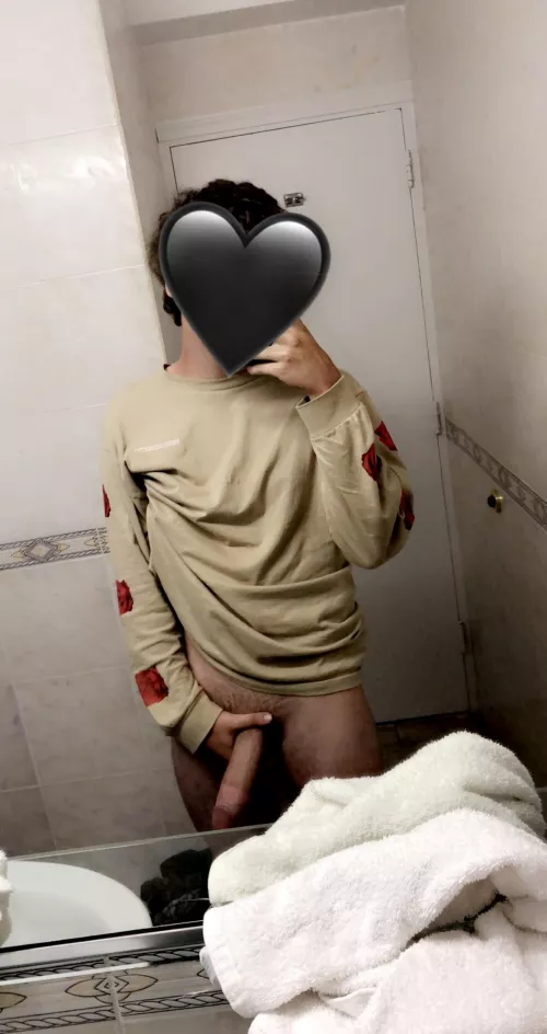 I’m a bottom but I’m still hung 😈