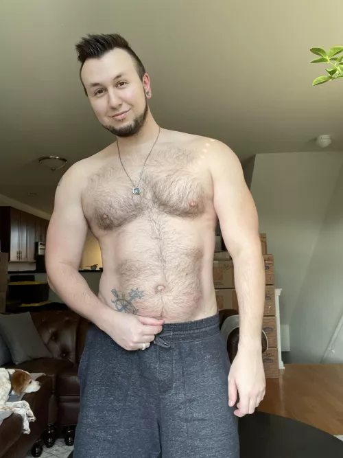 I’m a little squishy and very hairy. That’s all. 👋