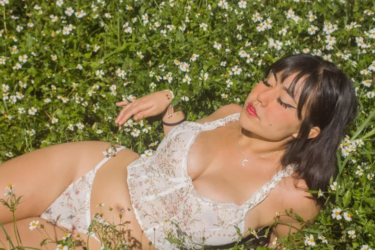 I'm a very naughty and horny girl, I have content that will make you very hot 🥵 ONLY 🎀 $6 🎀 I'll send you welcome video 💝 link in the comments