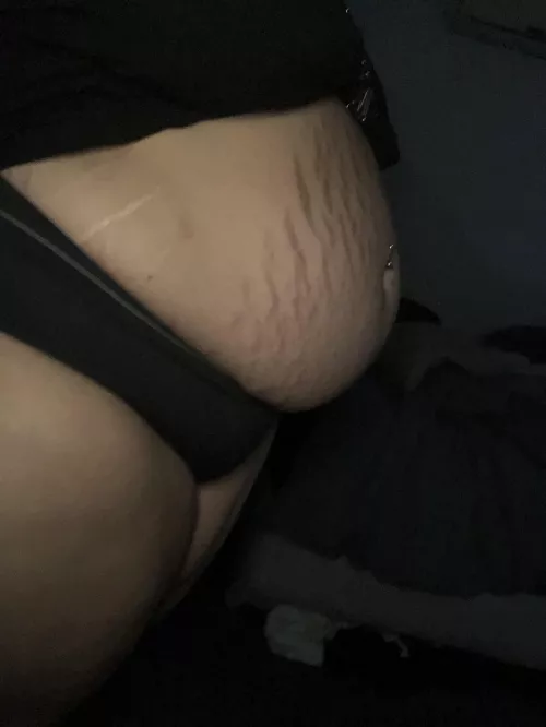 I’m being such a piggy it looks like I’m pregnant again but I’m not.