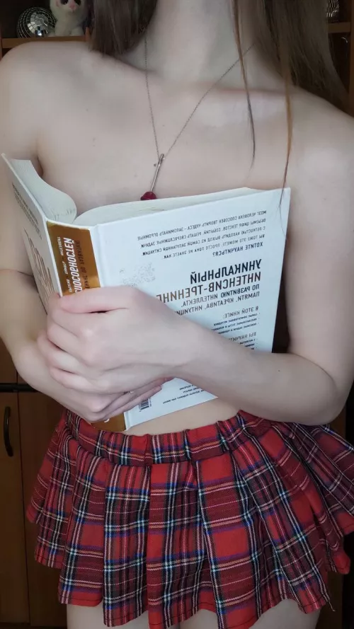 I'm going to read a book, and you're going to stick your hard cock in my buns, aren't you?🍆🍑💥 Come in soon, I'm ready.🤩 More in Link Below