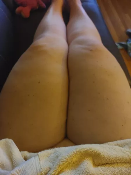 Im not a fan of my legs but maybe you are... 40 [F]