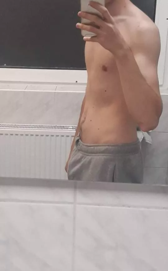 I'm not the best looking or the best at taking pic's π€· but any german cutiepie would like to be my little spoon? ππ I'm not the best looking or the best at taking pic's π€· but any german cutiepie would like to be my little spoon? ππ