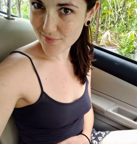 I'm so much happier running my errands without restricting the girls 😊