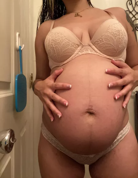 I’m such a horny mommy.