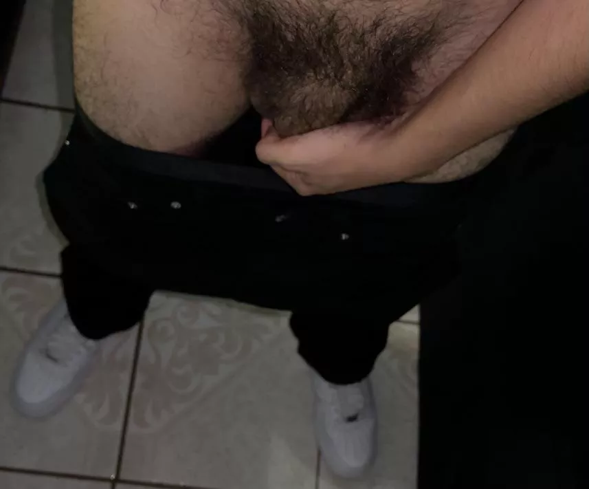 i’m usually all trimmed up and shaved a bit but i just let it grow out and have not been touching them y’all liking it?? i’m usually all trimmed up and shaved a bit but i just let it grow out and have not been touching them y’all liking it??