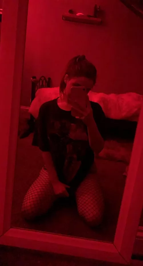 Inbox me if you wanna play 🥺💦