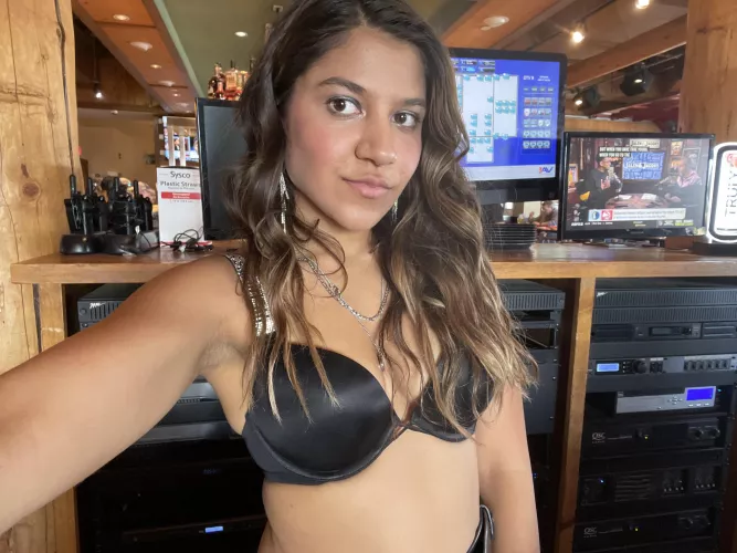 Is black my color babes🖤🥰??