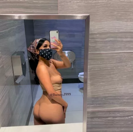 Is my Asian booty phat enough for you daddy? 😋